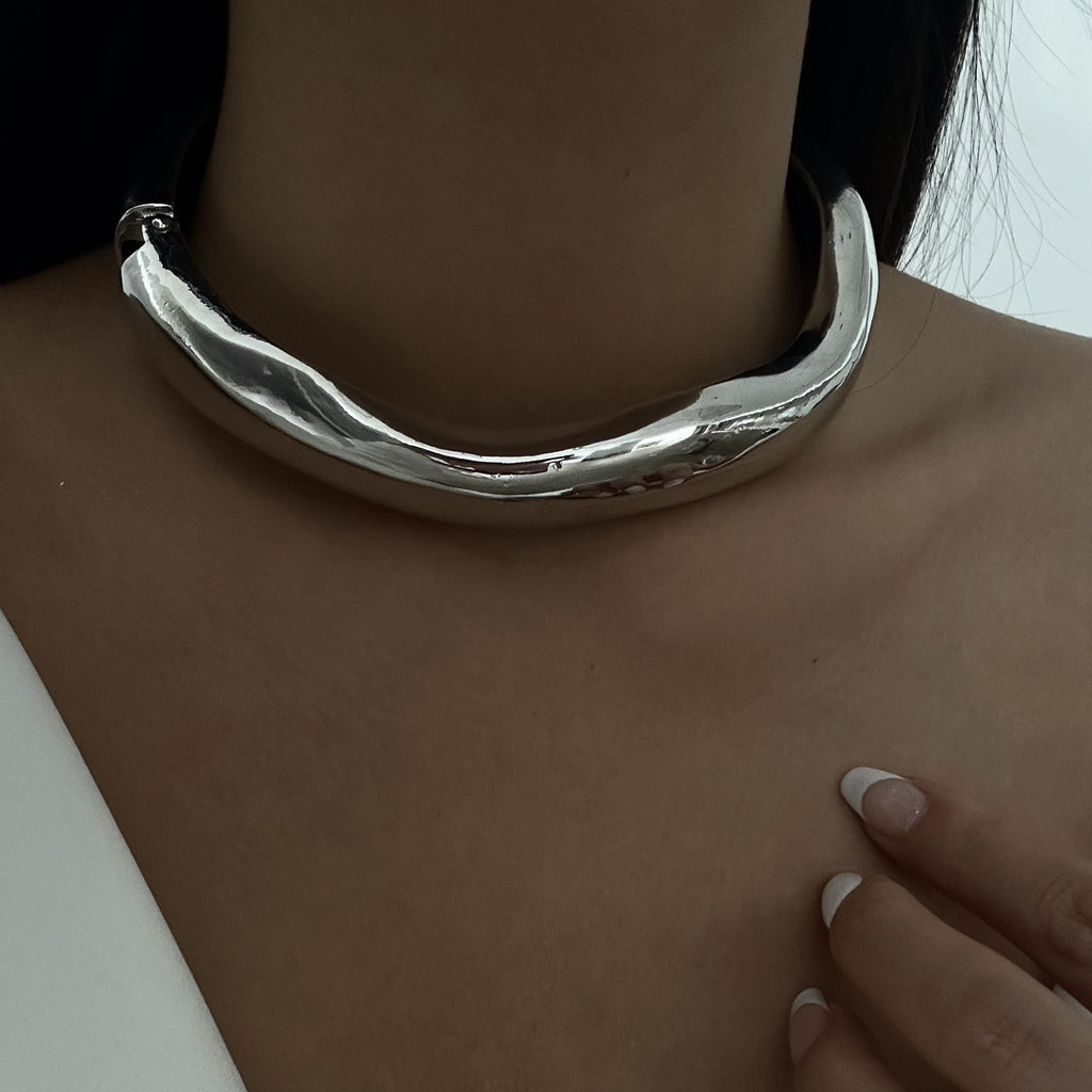 European And American Design Liquid Irregular Lava Collar Fashion Special-interest Texture Pleated Open Collar For Women